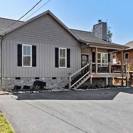 Bear Pass Is A 3 Bed 2 Bath Craftsman Style Home Located Within Walking Distance To Dt ガトリンバーグ エクステリア 写真