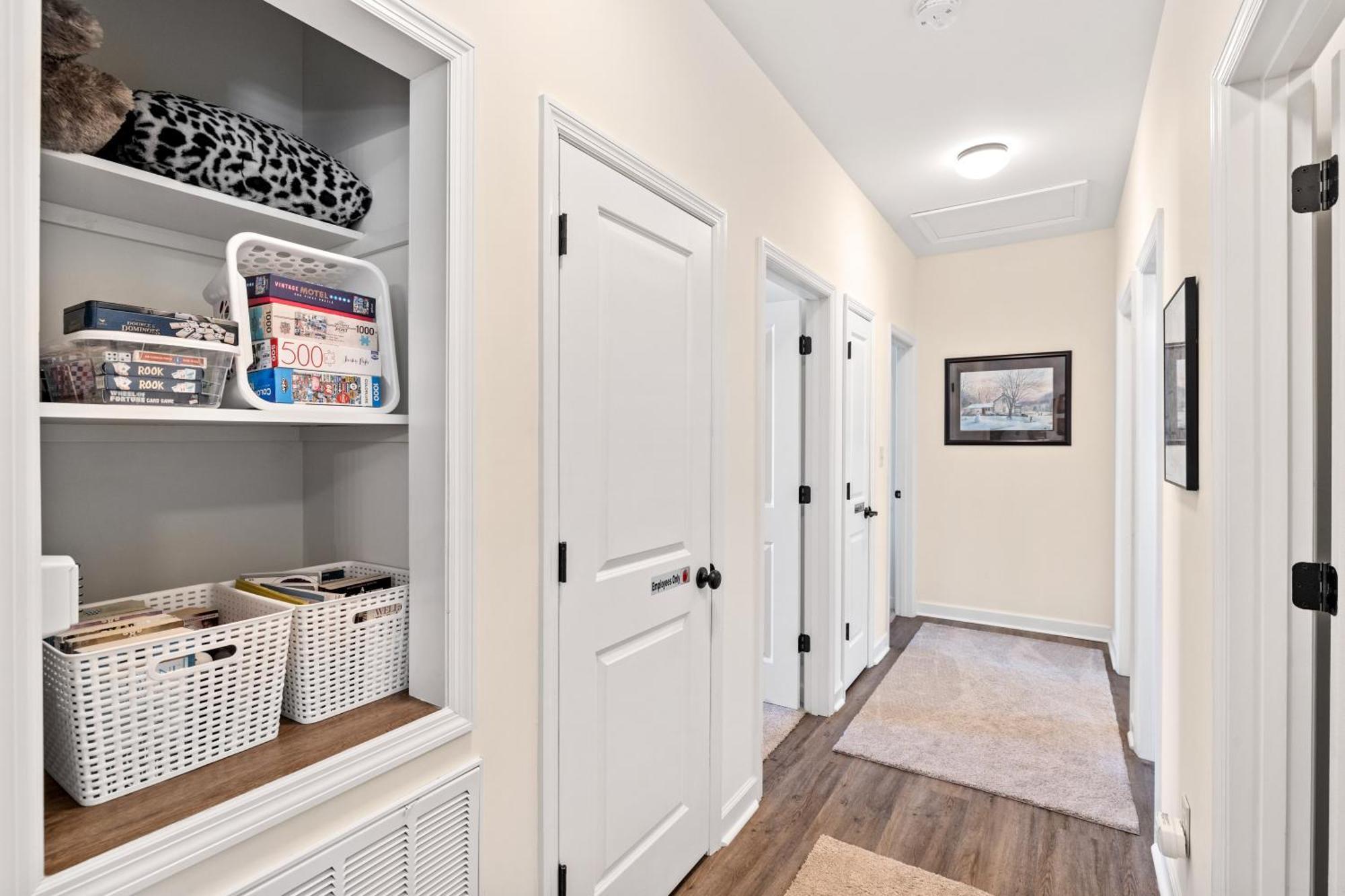 Bear Pass Is A 3 Bed 2 Bath Craftsman Style Home Located Within Walking Distance To Dt ガトリンバーグ エクステリア 写真